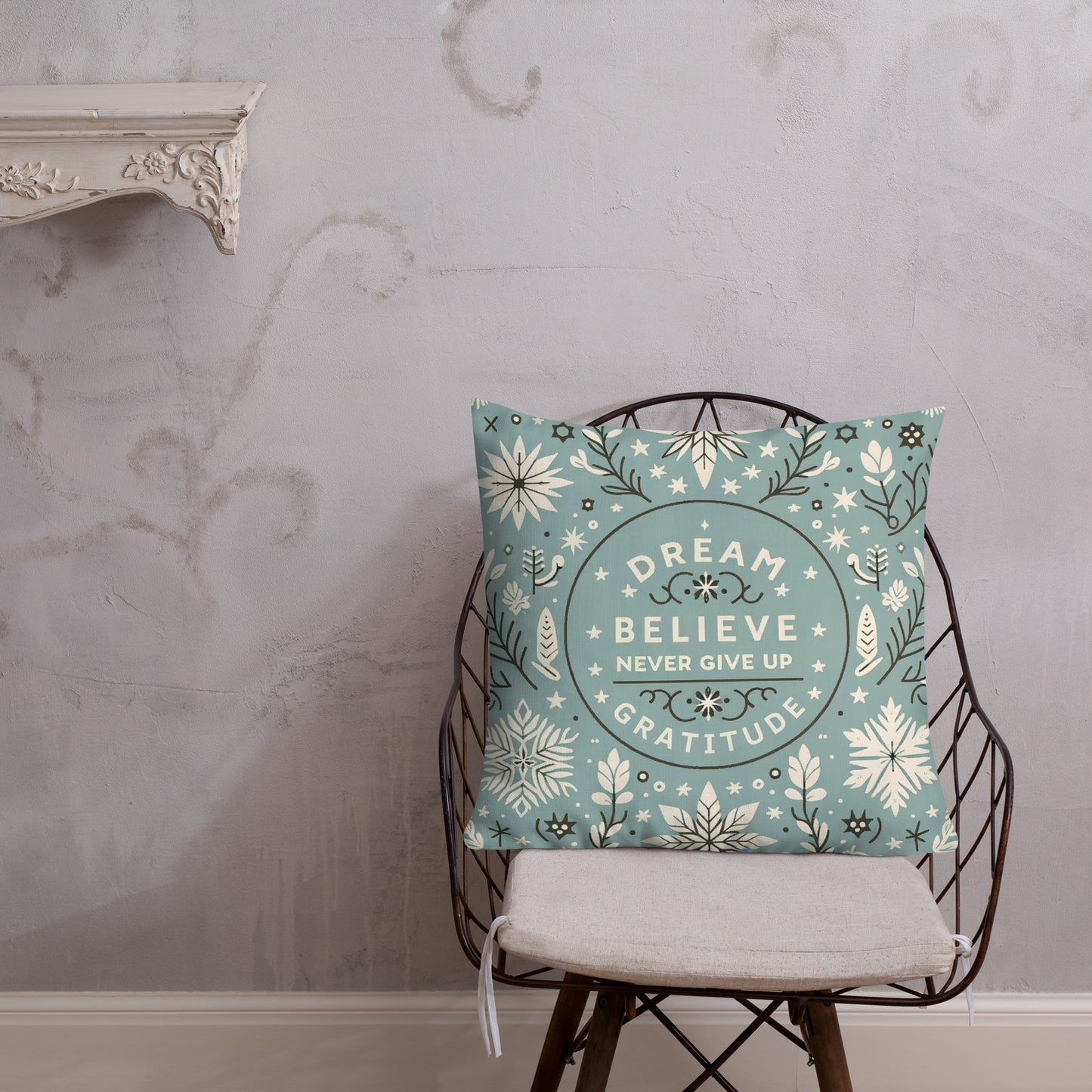 Motivational Quote Pillow - Dream & Gratitude Design - Elegant Decorative Cushion Cover for Home & Gifts