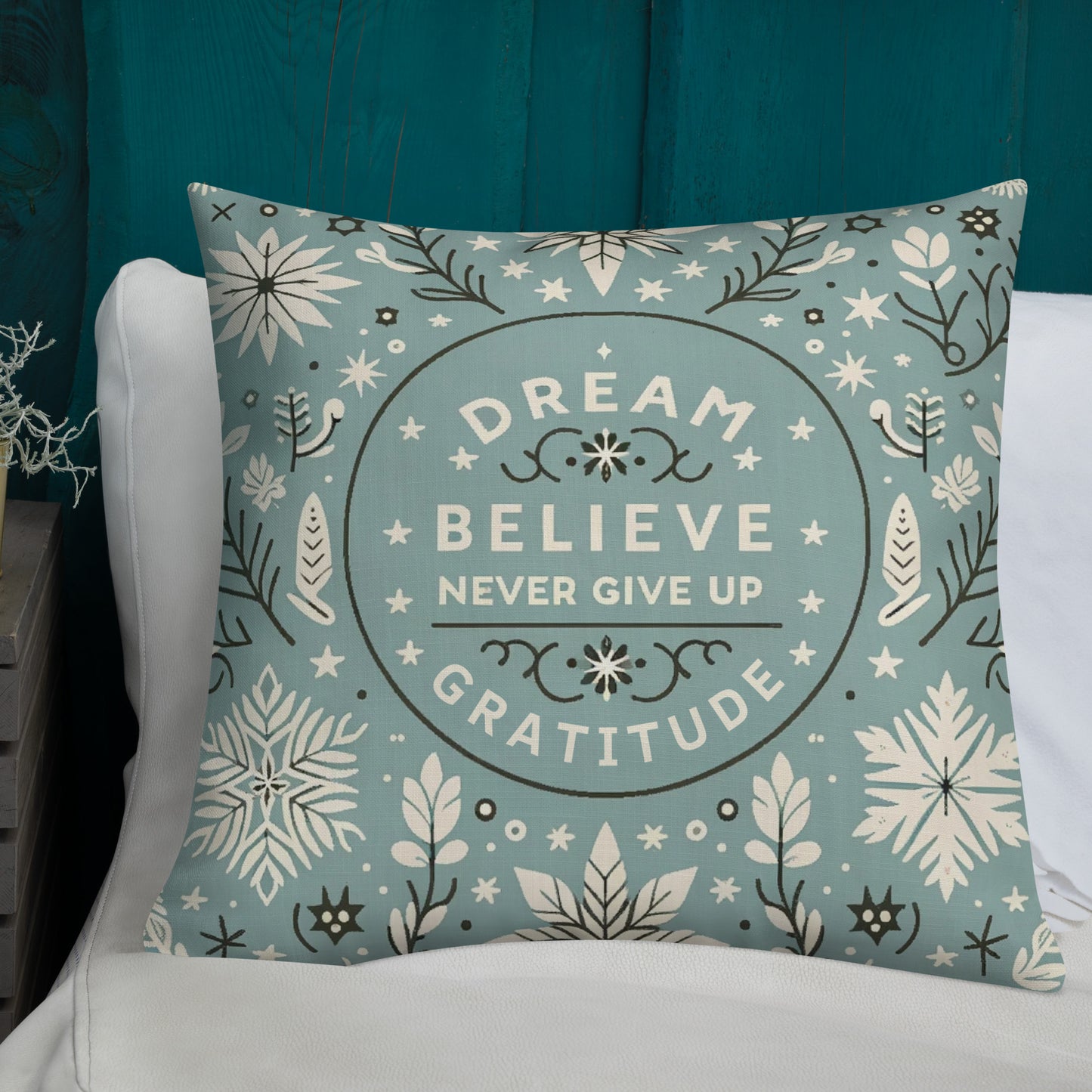 Motivational Quote Pillow - Dream & Gratitude Design - Elegant Decorative Cushion Cover for Home & Gifts