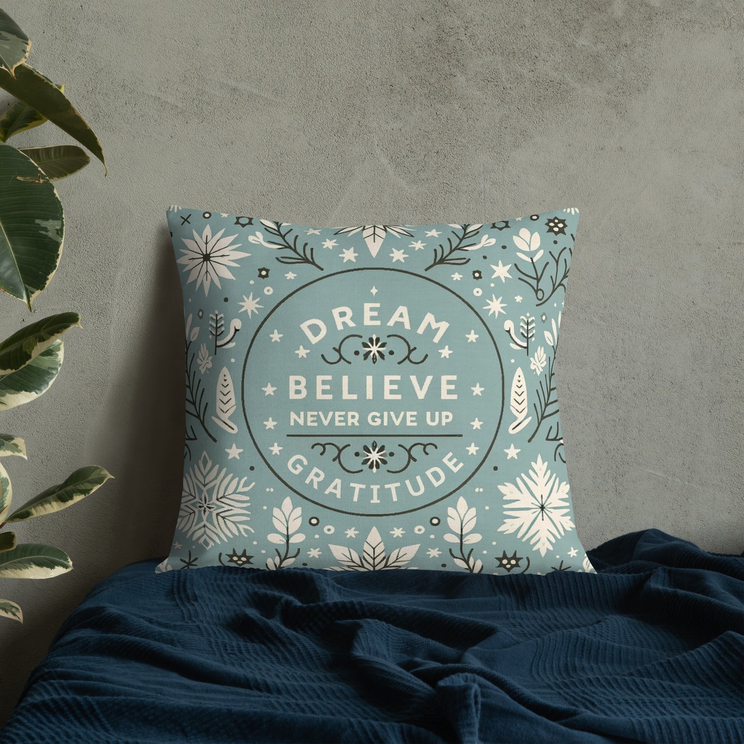 Motivational Quote Pillow - Dream & Gratitude Design - Elegant Decorative Cushion Cover for Home & Gifts